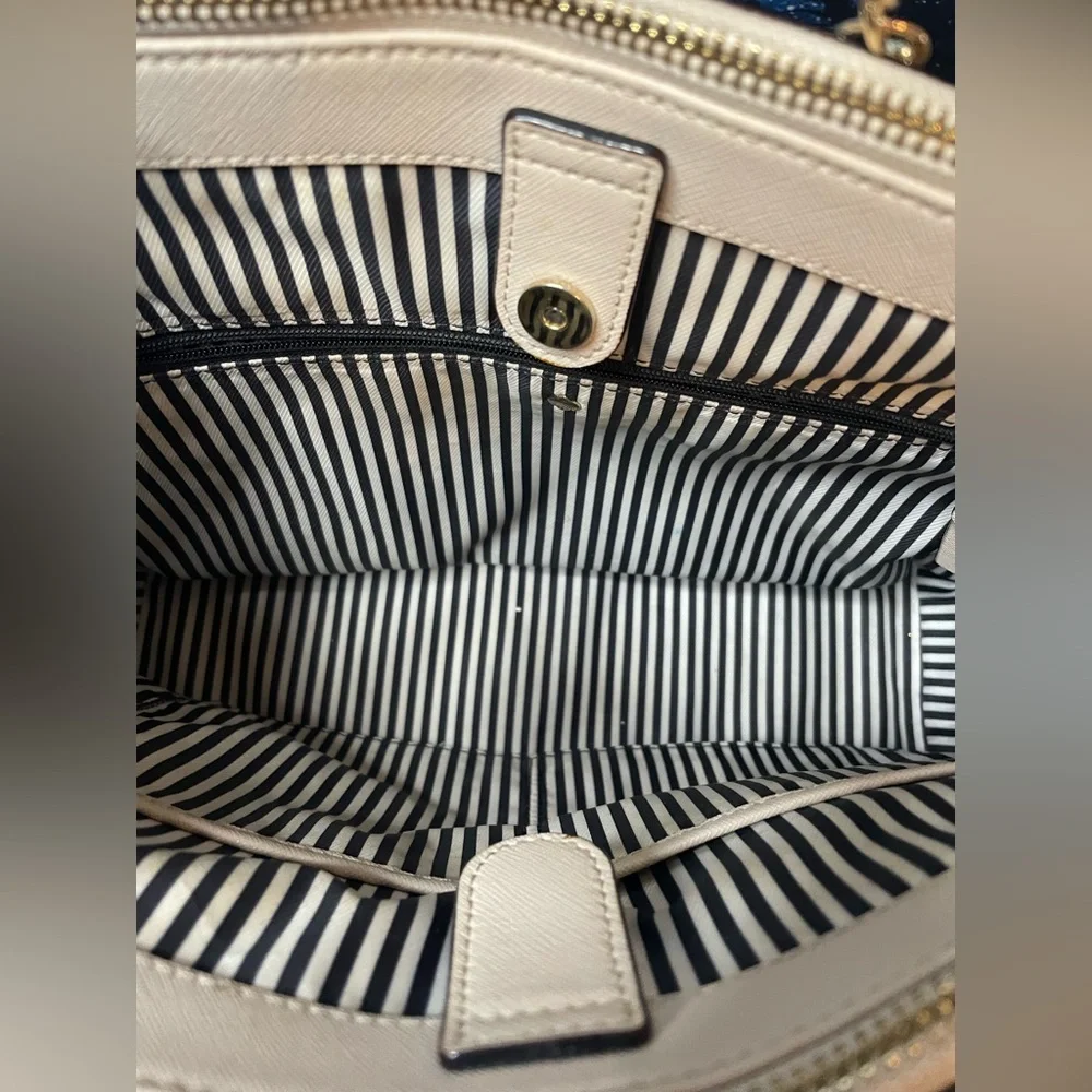 Kate Spade Large Shoulder Bag Beige EUC 3 Big Compartments B & W Striped Lining - Picture 5 of 14